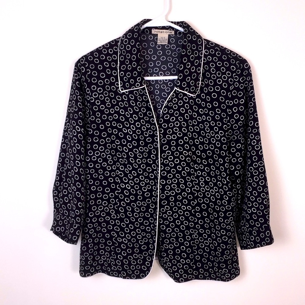 🌸 Notations Black & white button down …